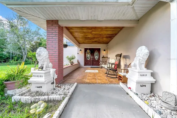 a view of an entryway