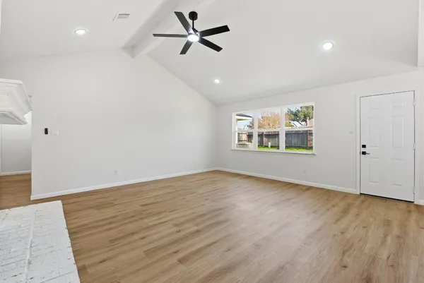 $2,000 | 7310 Sonnet Glen Lane, Houston, TX 77095