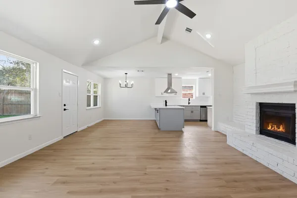 $2,000 | 7310 Sonnet Glen Lane, Houston, TX 77095