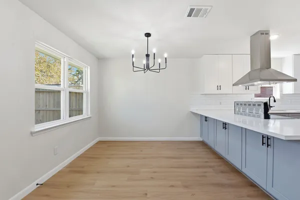 $2,000 | 7310 Sonnet Glen Lane, Houston, TX 77095