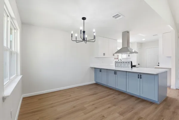 $2,000 | 7310 Sonnet Glen Lane, Houston, TX 77095