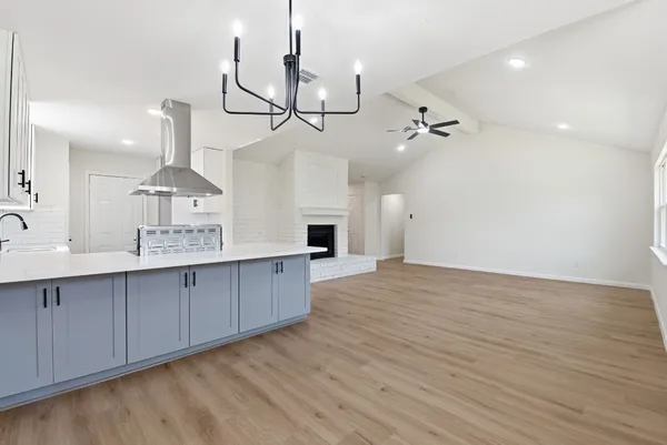 $2,000 | 7310 Sonnet Glen Lane, Houston, TX 77095