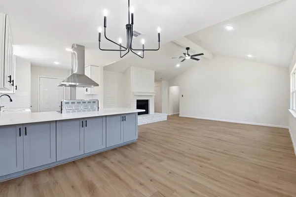 $2,000 | 7310 Sonnet Glen Lane, Houston, TX 77095