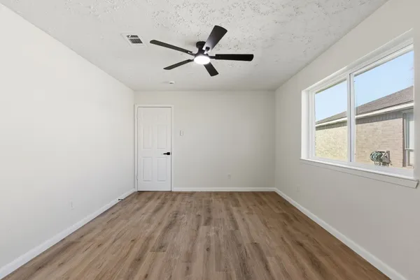 $2,000 | 7310 Sonnet Glen Lane, Houston, TX 77095