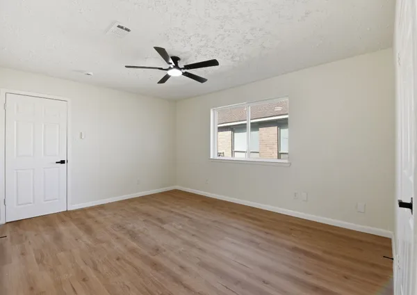 $2,000 | 7310 Sonnet Glen Lane, Houston, TX 77095