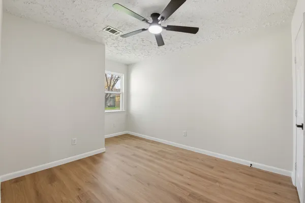 $2,000 | 7310 Sonnet Glen Lane, Houston, TX 77095