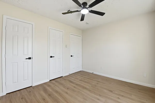 $2,000 | 7310 Sonnet Glen Lane, Houston, TX 77095