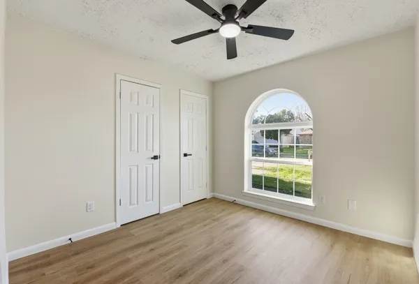 $2,000 | 7310 Sonnet Glen Lane, Houston, TX 77095