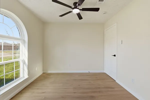 $2,000 | 7310 Sonnet Glen Lane, Houston, TX 77095