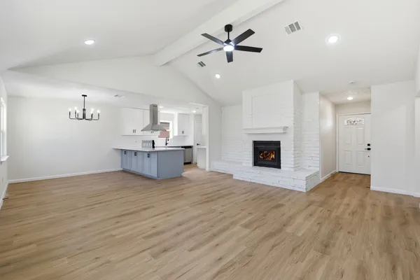 $2,000 | 7310 Sonnet Glen Lane, Houston, TX 77095