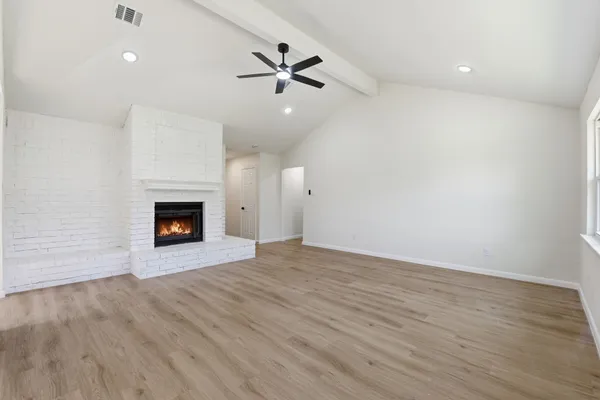 $2,000 | 7310 Sonnet Glen Lane, Houston, TX 77095