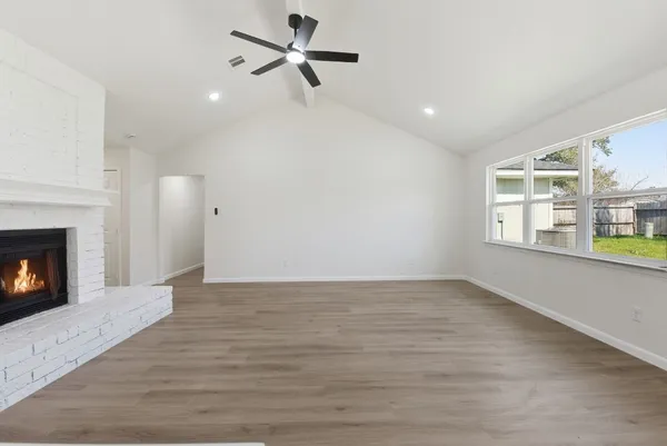 $2,000 | 7310 Sonnet Glen Lane, Houston, TX 77095