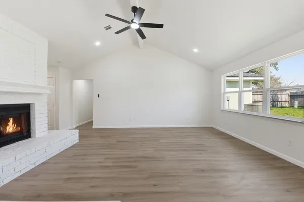 $2,000 | 7310 Sonnet Glen Lane, Houston, TX 77095