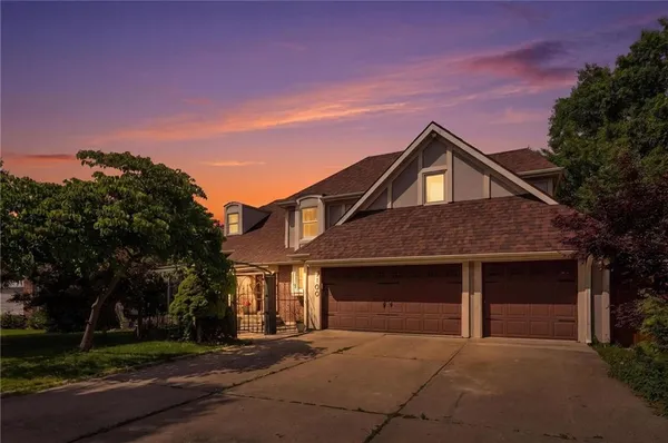 $425,000 | 4100 Northeast Shady Ln Drive, Gladstone, MO 64119
