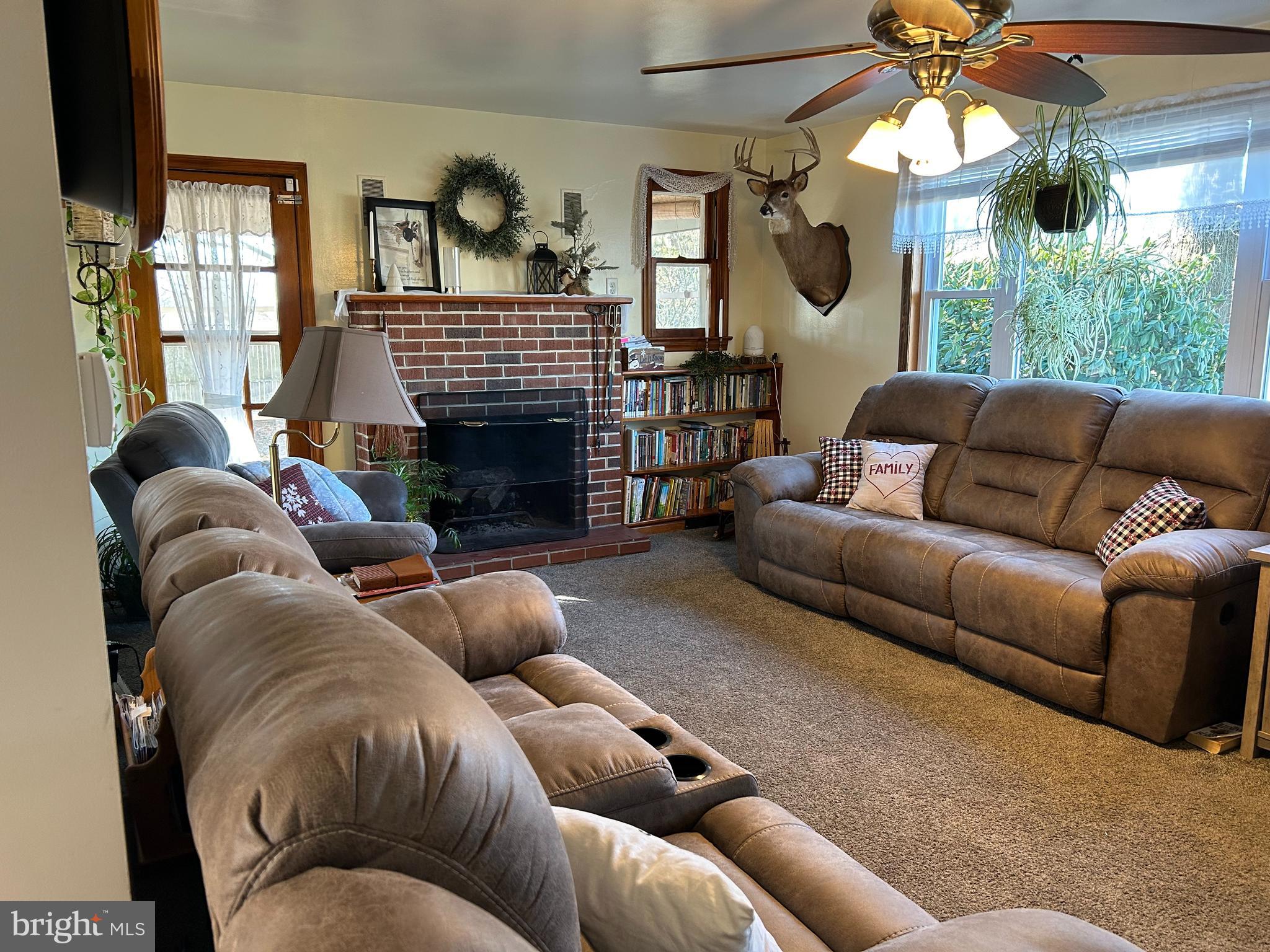 56 Acton Station Road Salem, NJ 08079 - Photo 16 of 24 living room