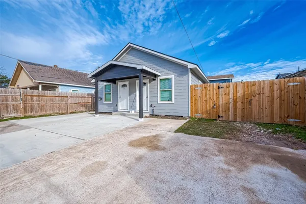 $1,350 | 6725 Avenue K, Unit B, Houston, TX 77011