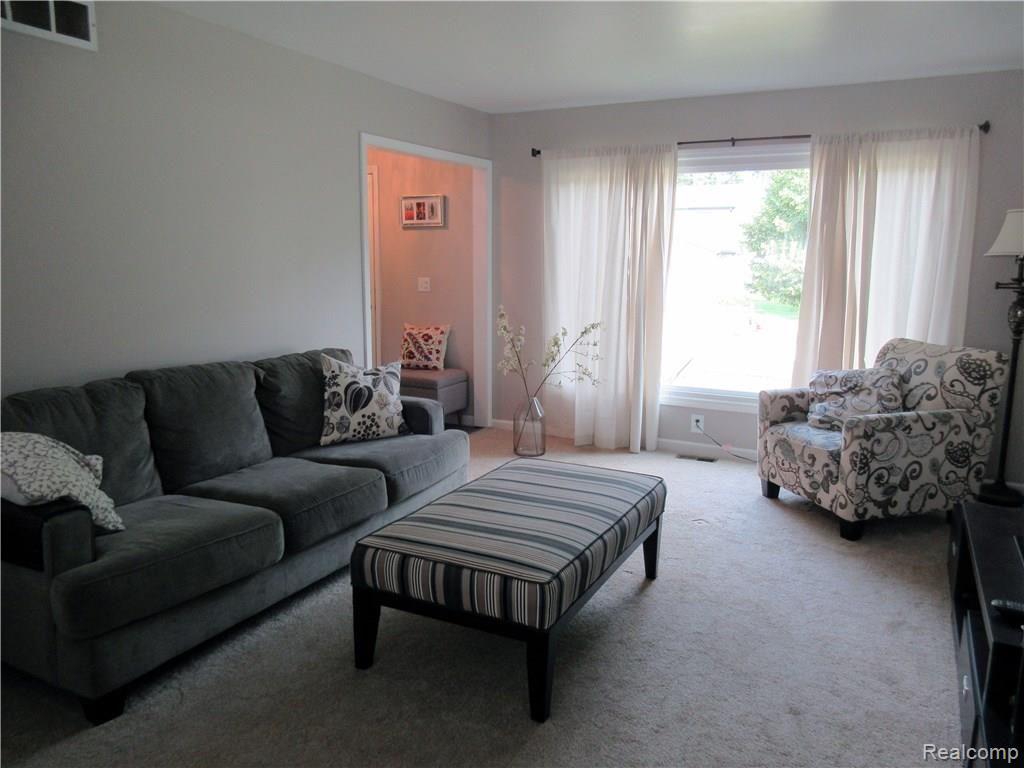 41975 Cherry Hill Road Novi, MI 48375 - Photo 5 of 34