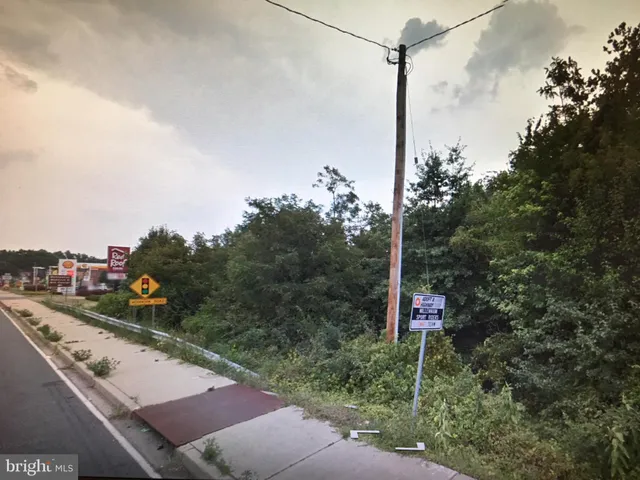 a view of a city street sign
