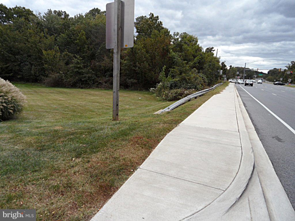 12513 Laurel Bowie Road Laurel, MD 20708 - Photo 6 of 22 a view of a yard