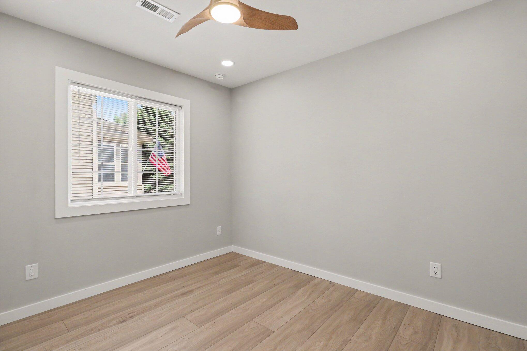319 Dunham Street Dundee, MI 48131 - Photo 10 of 21 011_file_2898