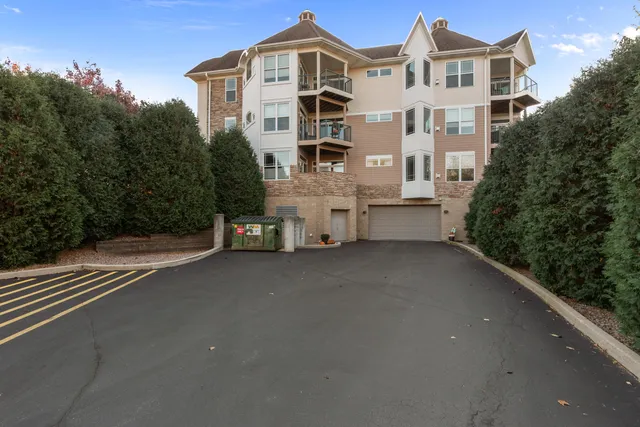 $299,000 | N74W13737 Appleton Avenue, Unit 107, Menomonee Falls, WI 53051