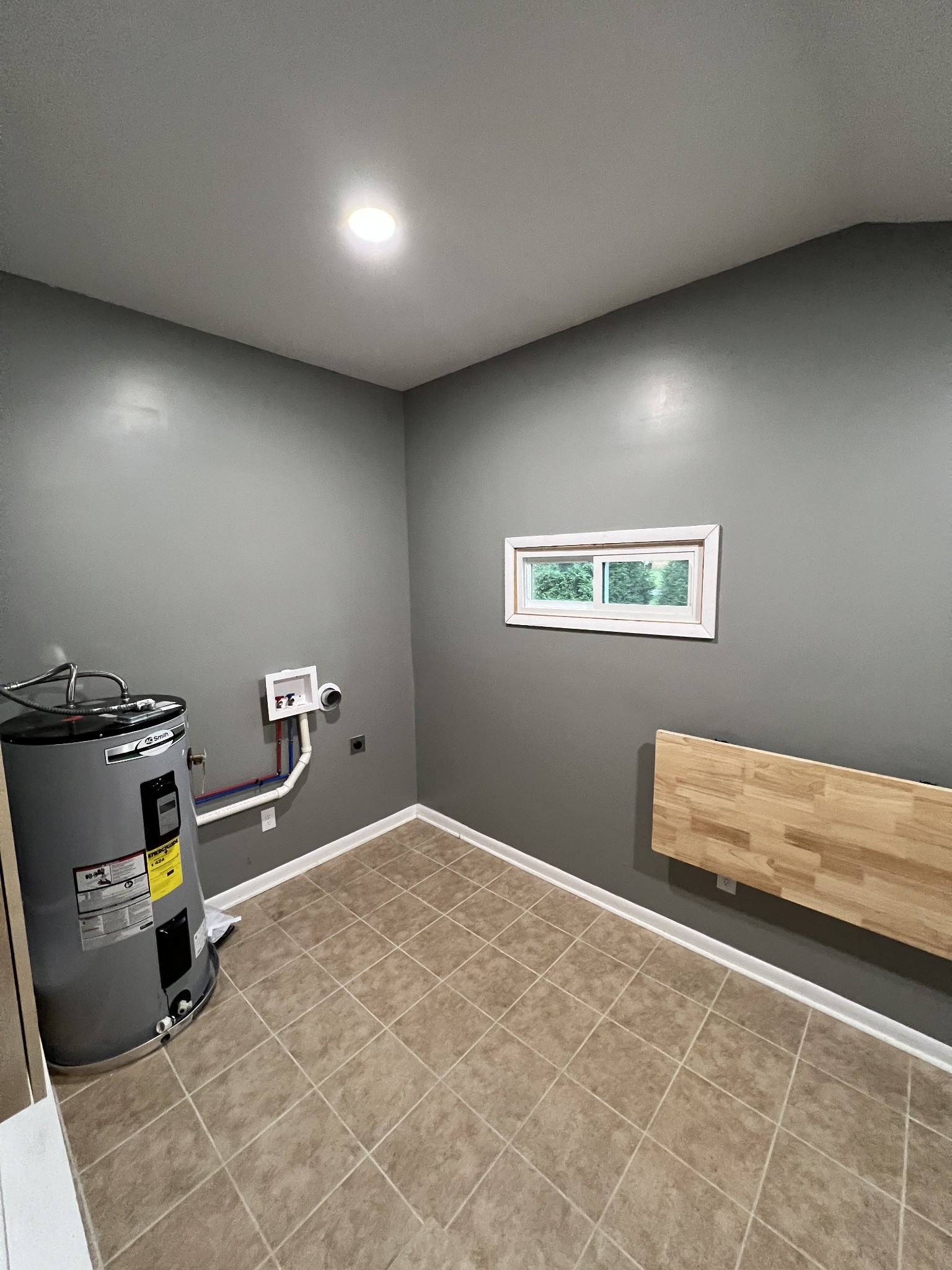 3019 Friendship Road Cross Plains, TN 37049 - Photo 5 of 39 a bedroom with a bed and a window