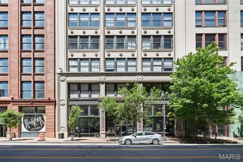 $179,000 | 1015 Washington Avenue, Unit 206, St. Louis, MO 63101