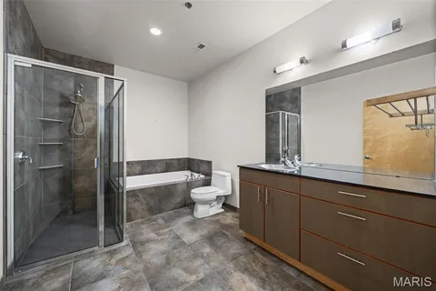 $179,000 | 1015 Washington Avenue, Unit 206, St. Louis, MO 63101