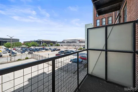 $179,000 | 1015 Washington Avenue, Unit 206, St. Louis, MO 63101