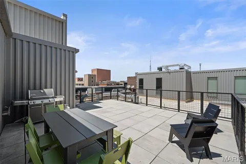 $179,000 | 1015 Washington Avenue, Unit 206, St. Louis, MO 63101