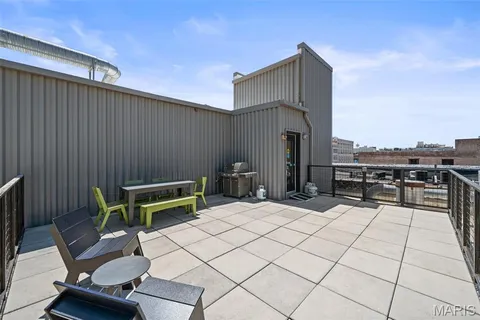 $179,000 | 1015 Washington Avenue, Unit 206, St. Louis, MO 63101