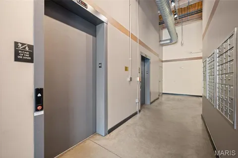 $179,000 | 1015 Washington Avenue, Unit 206, St. Louis, MO 63101