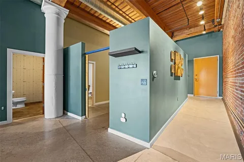 $179,000 | 1015 Washington Avenue, Unit 206, St. Louis, MO 63101
