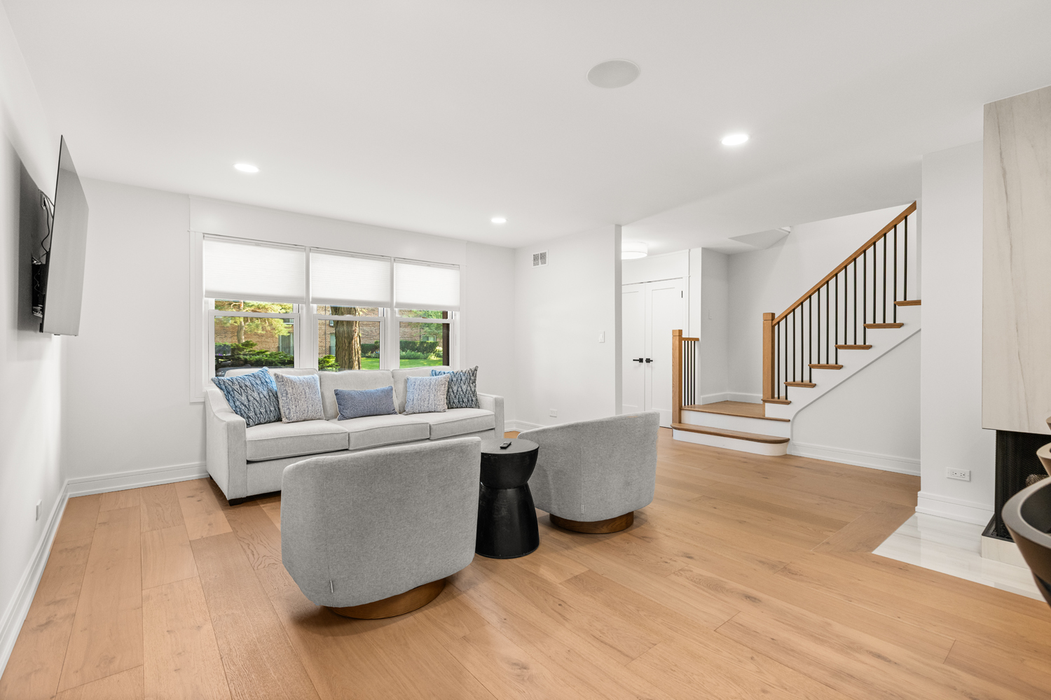 3936 Dundee Road Northbrook, IL 60062 - Photo 8 of 46 Gallery Image 8