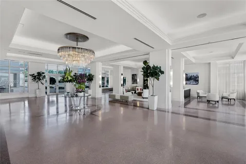 $1,595,000 | 3739 Collins Avenue, Unit N503, Miami Beach, FL 33140