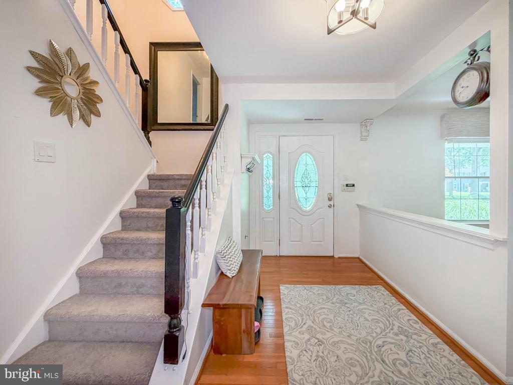 152 Aspen Road Yardley, PA 19067 - Photo 3 of 42 Foyer