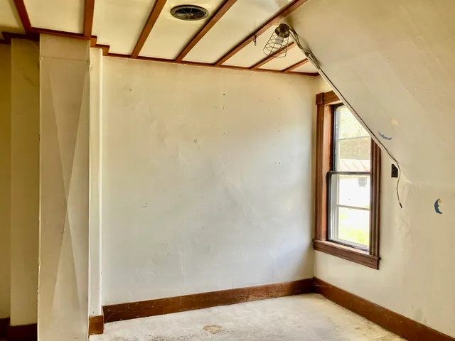 $165,000 | 77 Buffalo Street, Hardwick, VT 05843