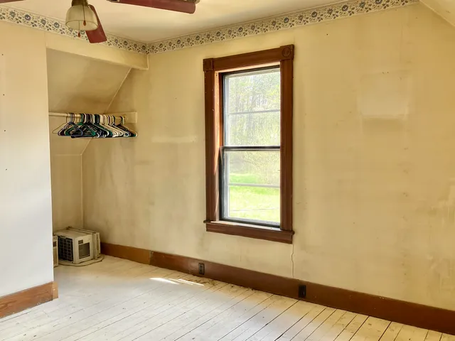 $165,000 | 77 Buffalo Street, Hardwick, VT 05843