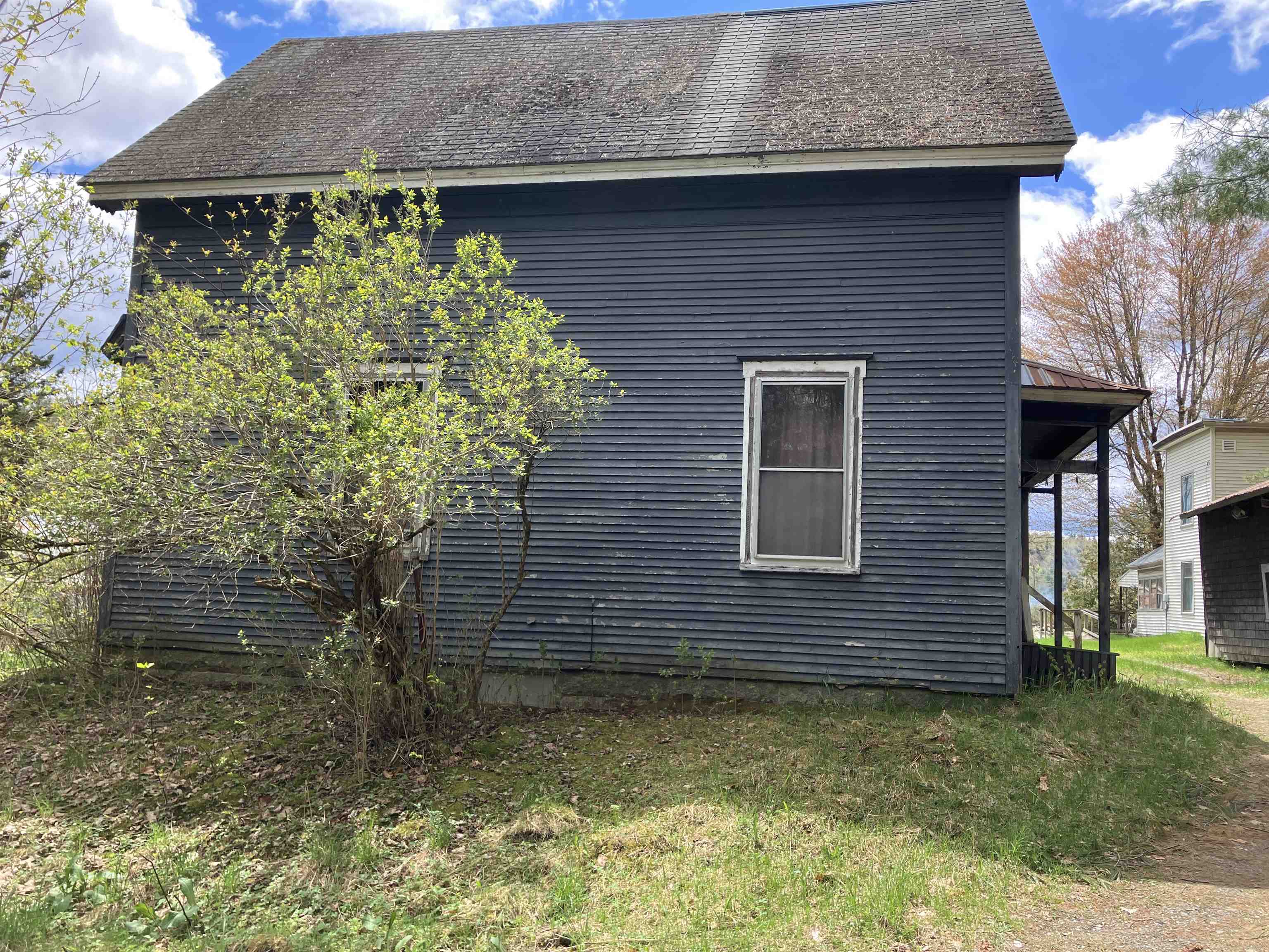 77 Buffalo Street Hardwick, VT 05843 - Photo 4 of 38