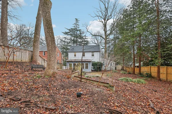 a view of a yard in front of a house