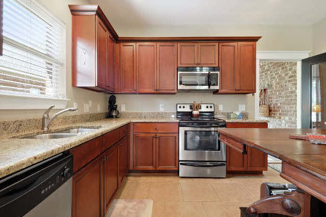 23935 Devonfield Lane Daphne, AL 36526 - Photo 8 of 17 Kitchen