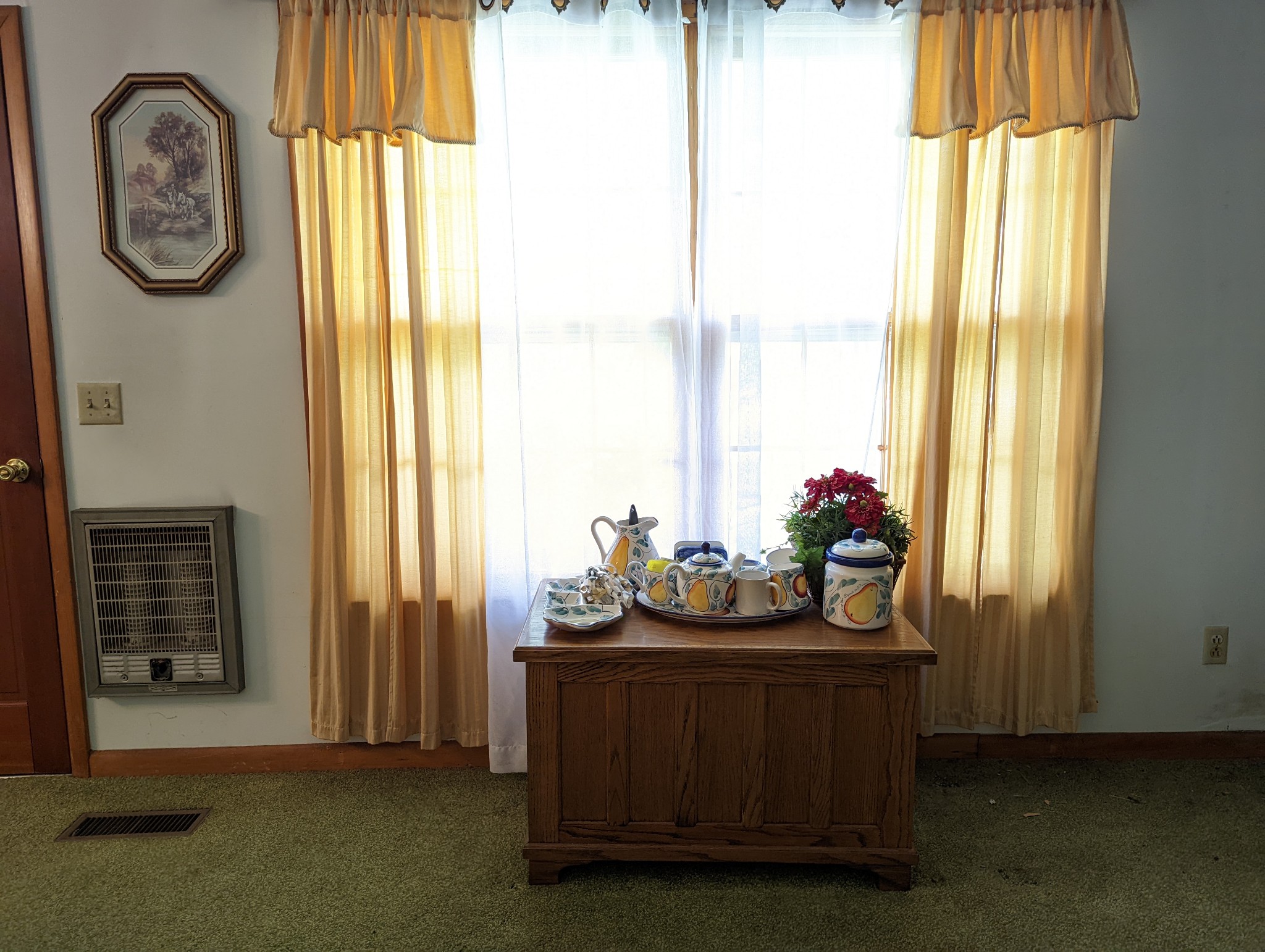 6765 Highland Road Portland, TN 37148 - Photo 7 of 31 a room with filled window and furniture