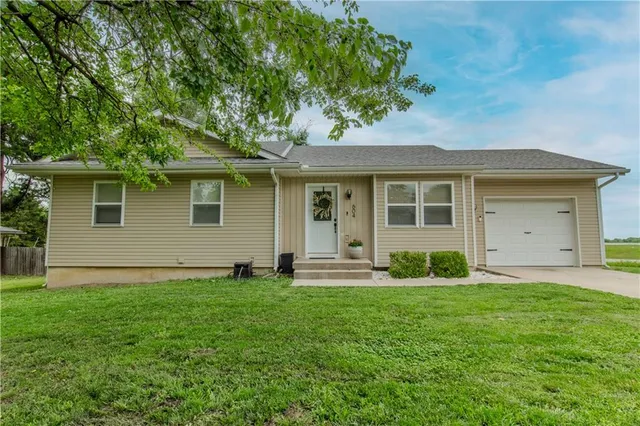 $240,000 | 604 Lake Road, Garden City, MO 64747