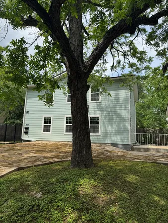 $2,100 | 1604 West 40th Street, Unit B, Austin, TX 78756