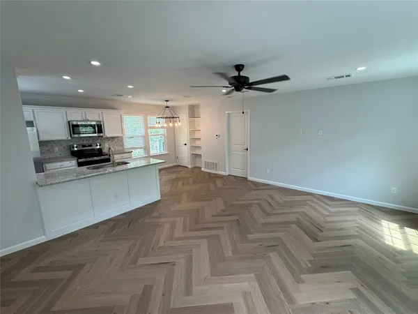 $2,100 | 1604 West 40th Street, Unit B, Austin, TX 78756