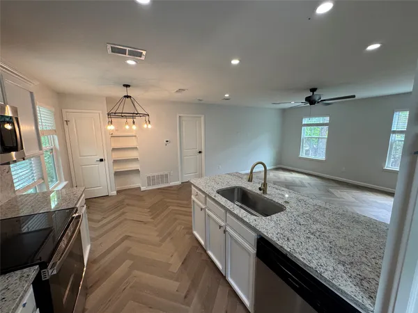 $2,100 | 1604 West 40th Street, Unit B, Austin, TX 78756
