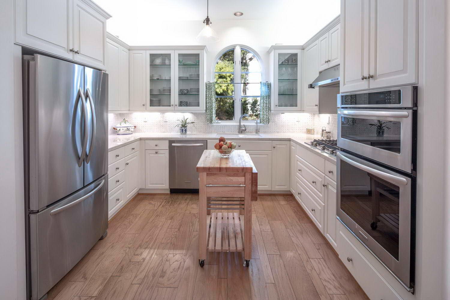 464 Meadowbrook Drive Montecito, CA 93108 - Photo 11 of 21 Kitchen