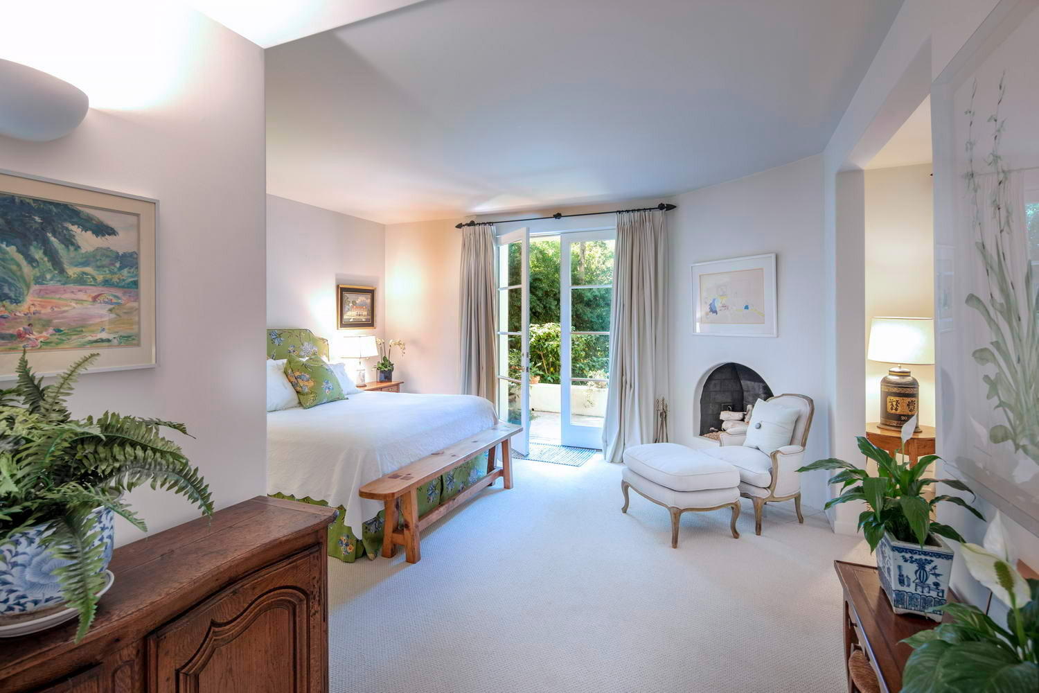 464 Meadowbrook Drive Montecito, CA 93108 - Photo 14 of 21 Master Bedroom