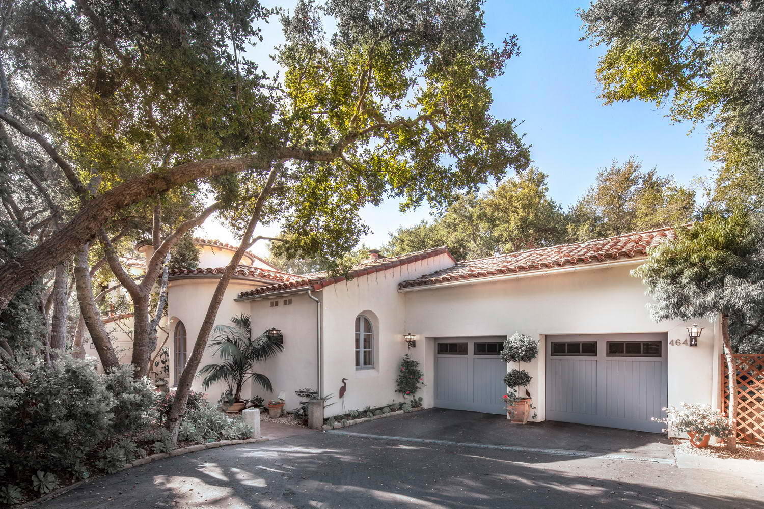 464 Meadowbrook Drive Montecito, CA 93108 - Photo 2 of 21 Entry