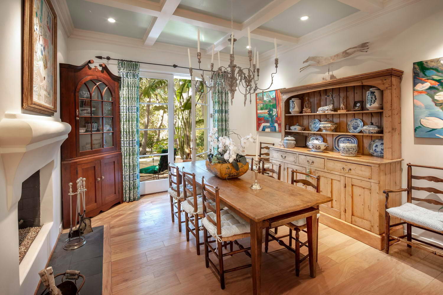 464 Meadowbrook Drive Montecito, CA 93108 - Photo 9 of 21 Dining Room
